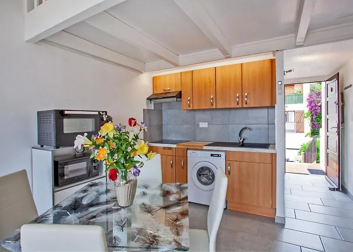 San Lucianu - Appt Vue Et Montagne LʼÎle-Rousse